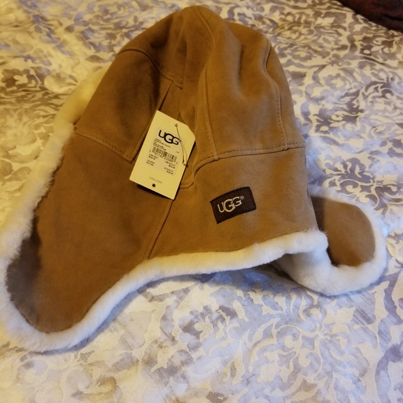 "SOLD" UGG Hat  - 60% reduction😃😃 - Picture 5 of 7